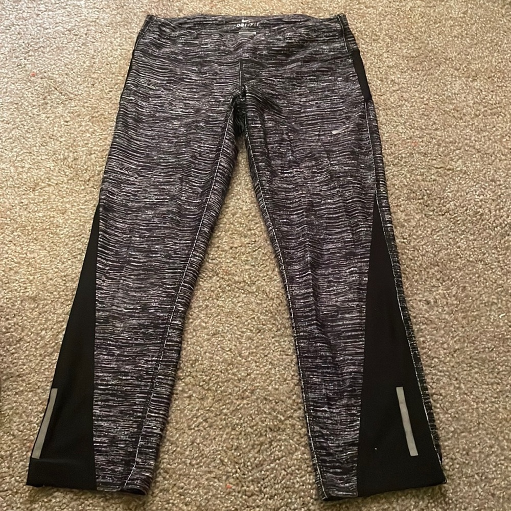 Nike dri-fit cropped leggings